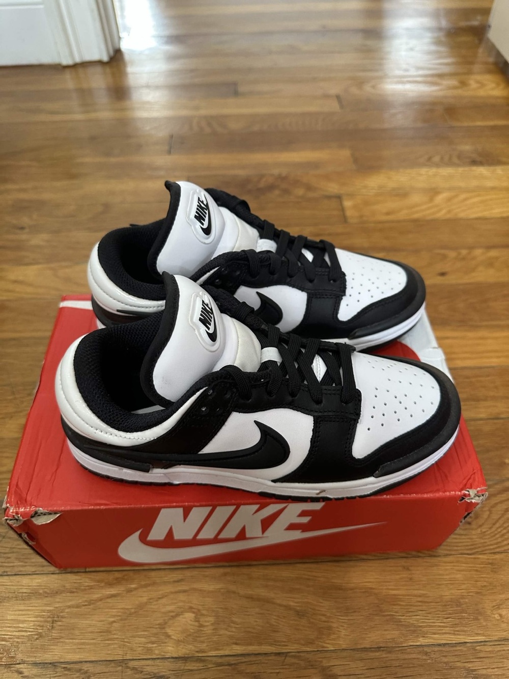 * Used* Nike Dunk Low Twist Women White Black (DZ2794-001) Size 5.5W